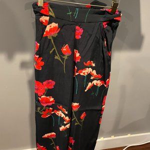 Aritzia Wilfred Faun wide leg cropped floral pants